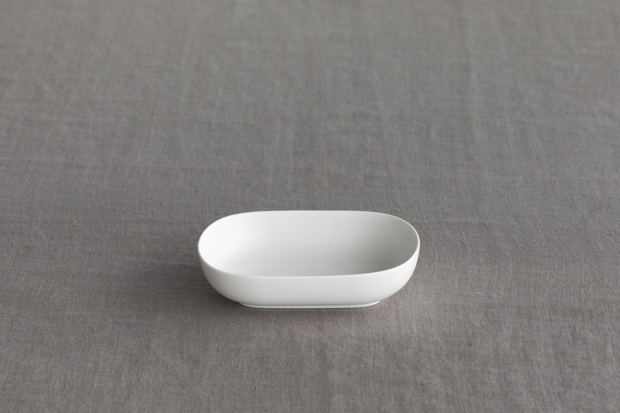 ReIRABO oval plate S - yumiko iihoshi porcelain 公式オンラインショップ