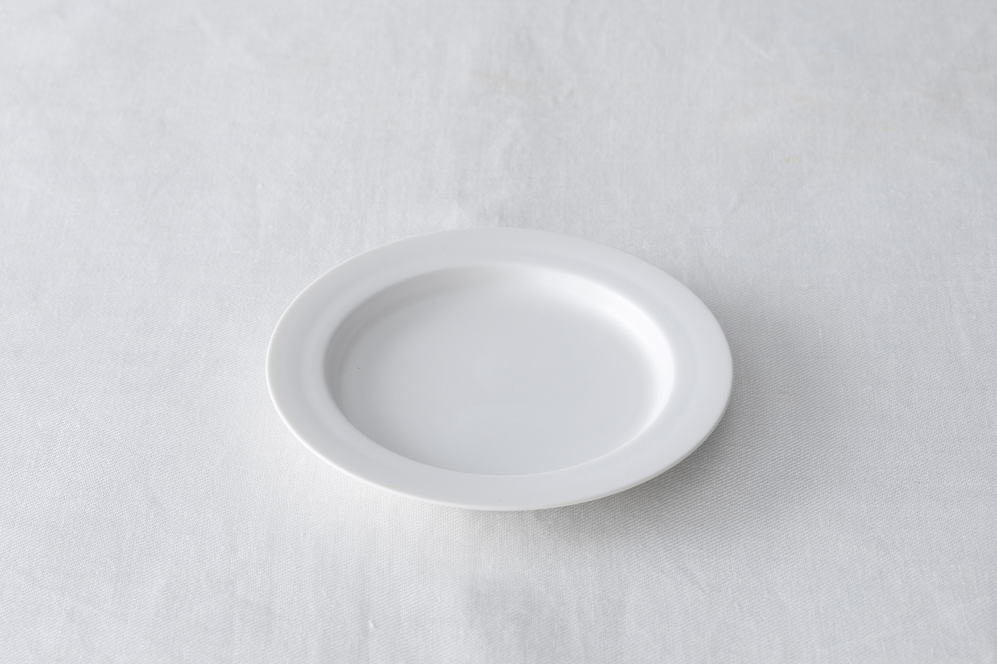 unjour gouter plate (plate S) - yumiko iihoshi porcelain 公式 ...